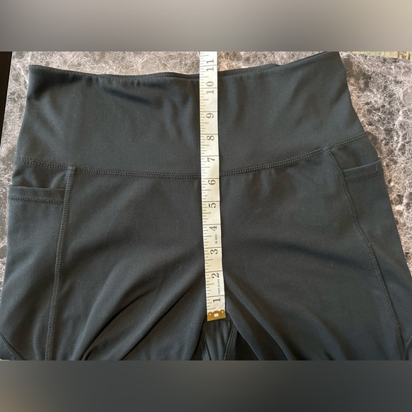 Danskin Black Bike Shorts Side Pockets High Rise Waistband Shaping Contour Sz M - Picture 5 of 6